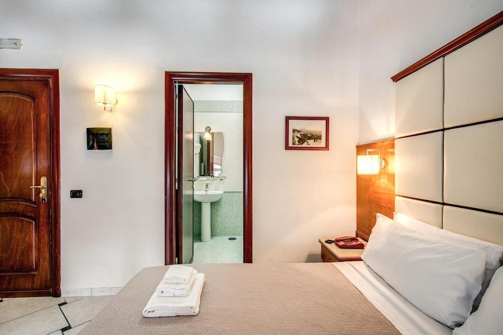 Garibaldi Suite Napoli Ngoại thất bức ảnh